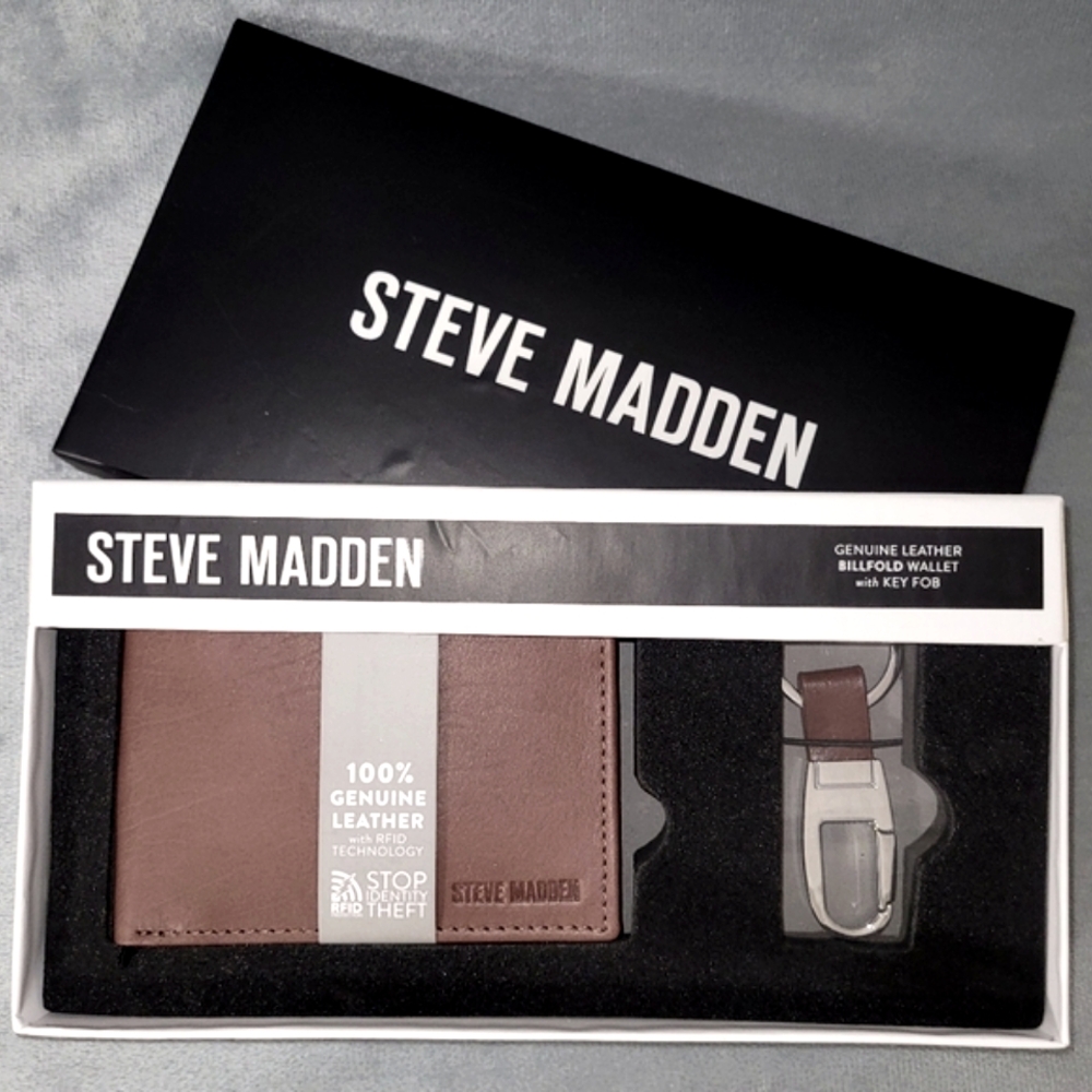 Genuine Leather Wallet & Key Fob Set- Steve Madden - Picture 16 of 16